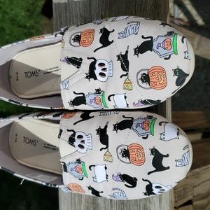 Toms halloween shoes
